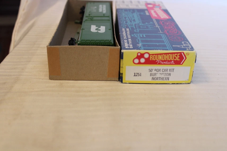 HO Roundhouse Burlington Northern 15000 50' Boxcar Kit MIB
