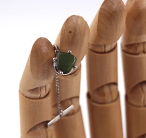 SARAH COVENTRY Vintage Silvertone Tie Tack w/Chain & Green Stone 1 1/2" Chain - Picture 1 of 7