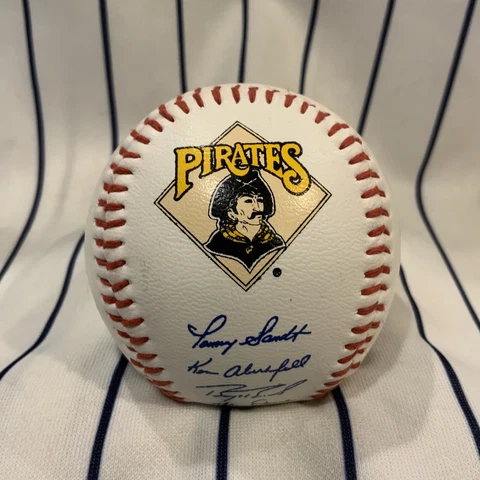 Pittsburgh Pirates SGA facsimile Signatures Souvenir Baseball Ball Cover