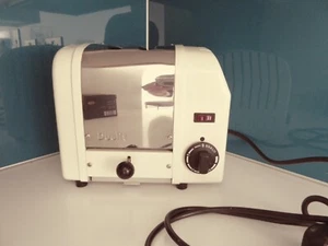 VINTAGE DUALIT CLASSIC 2-SCHLITZ TOASTER - CREME/EDELSTAHL - VOLL FUNKTIONSFÄHIG - Bild 1 von 10