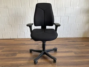 Kinnarps 6000 Bürodrehstuhl schwarz Armlehnen ergonomisch - Bild 1 von 11