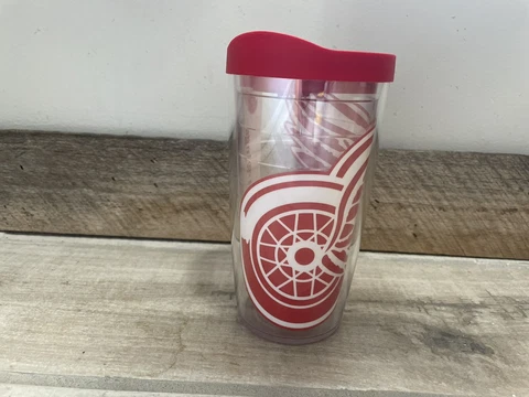 DETROIT RED WINGS, 24oz DOUBLE WALL,  TUMBLER FROM TERVIS  WITH LID INCLUDED Cover