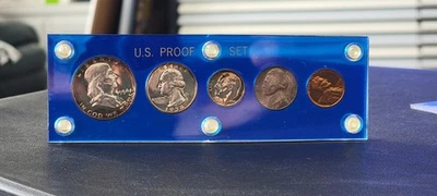 1954 US Mint 90% Silver Proof Coin Set in Blue Capital Holder - Image 1 of 2