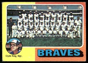 1975 Topps #589 Atlanta Braves / Clyde King TC, MGR, CL - Bild 1 von 2