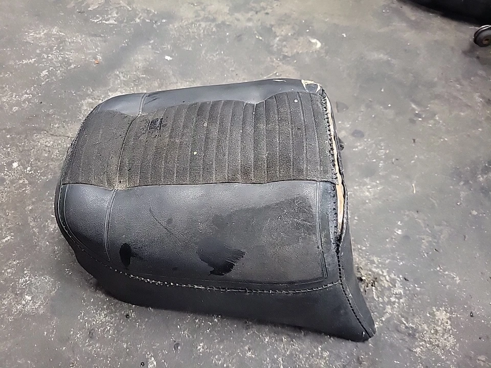 1985 1986 Honda Shadow 1100 VT1100C BANCO TRASEIRO DO PASSAGEIRO - Imagem 1 de 4