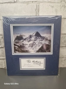 Tarjeta firmada por Sir Edmund Hillary y Junko Tabei con montaje para foto Everest, auténtica - Imagen 1 de 4
