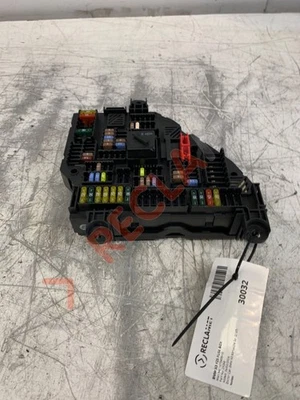 BMW X3 F25 FUSE BOX 1670499-1E - Image 1 of 4