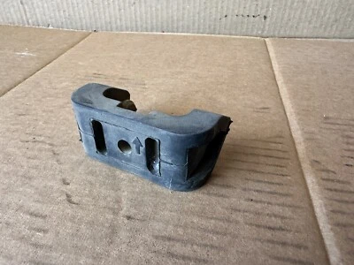 Buje de montaje trasero para tanque de combustible de gasolina Yamaha YZ125 04 OEM -34 B11 Foto 1 de 4