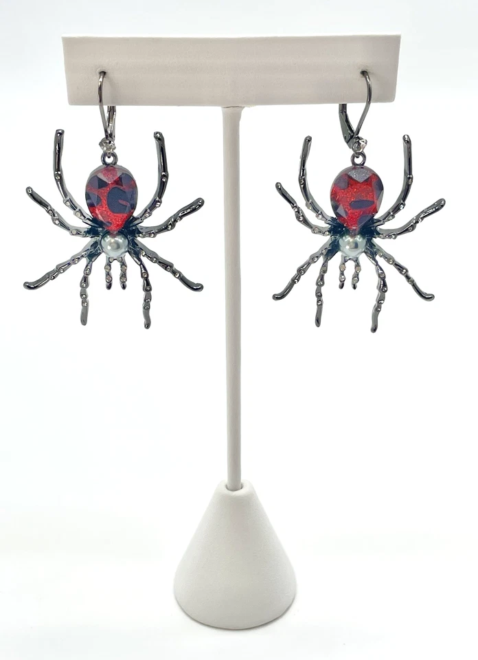 Pendientes colgantes Betsey Johnson Glampiro Viuda Negra Gunmetal Araña Halloween Nuevos con etiquetas Foto 1 de 4