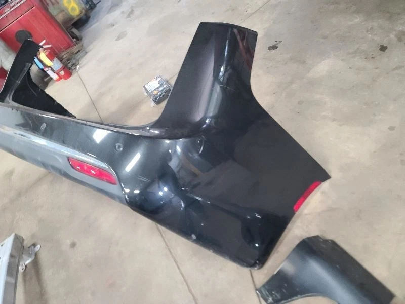 (SOLO RECOGIDA LOCAL) Parachoques trasero 1 pieza cubierta de parachoques pintada se adapta a 17-20 PACIFICA Foto 1 de 4