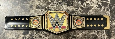 UNDISPUTED WWE CHAMPIONSHIP - Title SLAPBANDS Series 1 - RARE - Image 1 of 2