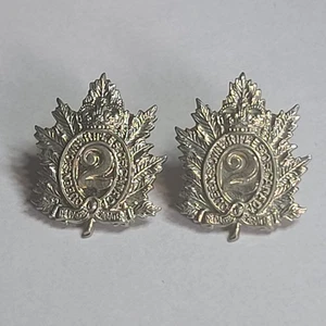 Queen's Own Rifles of Canada Army 2nd Battalion Collar Badge Pair Different Back - Picture 1 of 4