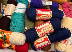 27 skein Most New Some Vintage Clover Leaf Red Heart Wonderart Sayelle - Picture 1 of 8