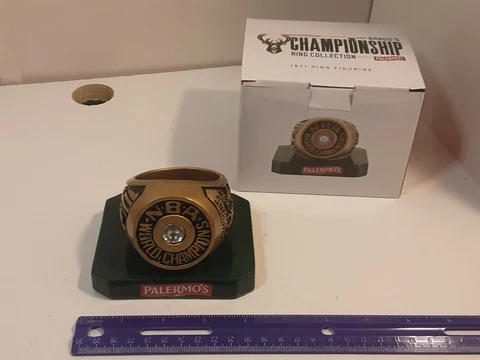1971 Milwaukee Bucks Championship Ring Paperweight Palermo’s Promo Brand New Cover