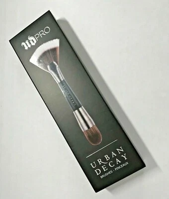 Palanca de formas de contorno de cepillo URBAN DECAY Pro F-113 Foto 1 de 2