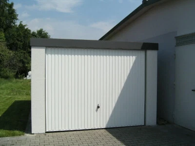 Fertiggarage 3,15x 6,05x 2,35m Garage fertiggaragen 1a Garagen mit Schwingtor  - Bild 1 von 4
