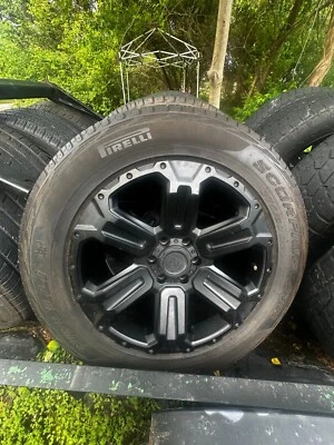 6 Lug, 4 rims, tires in very good condition, 275/60 R20   6x132 - Image 1 of 4