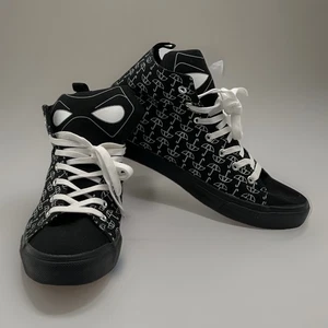 Hot Topic The Umbrella Academy Cosplay hohe Sneakers Größe 10 Unisex  - Bild 1 von 11