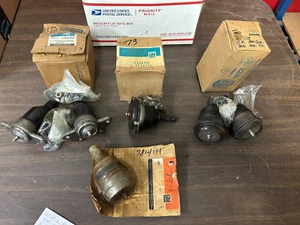 LOT OF 6 NOS GM 1970s 1980s TRUCK BALL JOINTS 525 - Picture 1 of 3