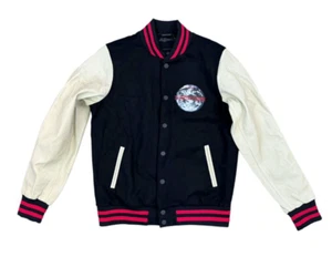 Giacca Ksubi HEROISM Globe Varsity Uomo M Nuova senza etichette ***DANNEGGIATA*** - Foto 1 di 12