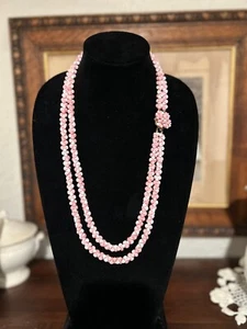 VTG Miriam Haskell PINK  and White GLASS Bow Tie BEAD NECKLACE Unsigned - Picture 1 of 11