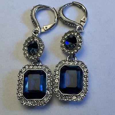 Pendientes colgantes de cristal azul Givenchy con estrás  Foto 1 de 4