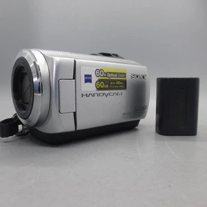Sony Handycam DCR-SR37E Handheld High Definition Camcorder silber getestet - Bild 1 von 8