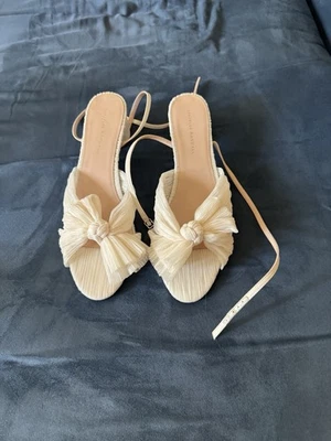 Loeffler Randall Dahlia 珍珠打褶蝴蝶结鞋跟 12 码 — 第 1/4 张图片