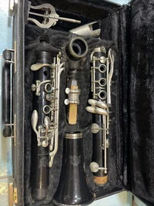 Clarinete Vito Kenosha Wisconsin con estuche rígido boca noble envío gratuito - Imagen 1 de 4