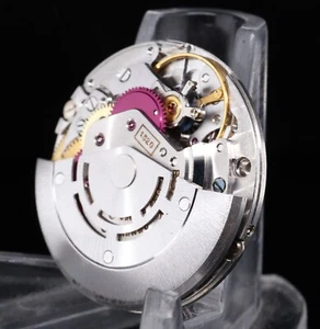 1967 Vintage Rolex Automatic Non Hacking 1520 26J Movement - Picture 1 of 6