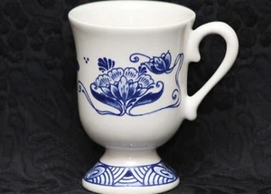 ROYAL DELFT FLORAL BLUE & WHITE Ceramic Footed Mug - Picture 1 of 4
