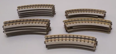 MTH O RealTrax Solid Rail Curved Track Sections [20] - Image 1 of 3