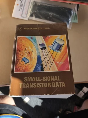 Motorola Inc Small Signal Transistor Data Book Great Shape Fast Shipping  - Image 1 of 4