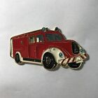 PIN FIREFIGHTERS TRUCK