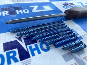 Viti cannulate 6,5 mm filettatura 32 mm, lunghezza 30 110 mm titanio (52 pz) - Foto 1 di 6