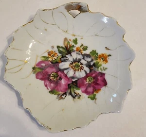 5" Leaf Shaped Original NAPCO CHINA Hand Painted DISH Flower Gold Trim purple - Picture 1 of 2