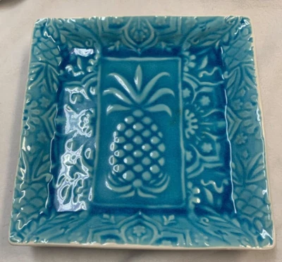 Roscher Beautiful Blue Aquamarine"Pineapple" Plate 10 1/2 x 10 1/2 DW & MW Safe - Image 1 of 4
