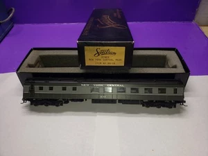 AS IS Bachmann Spectrum HO Scale NYC New York Central 89104 Diner Car #636 CHIP - Picture 1 of 16