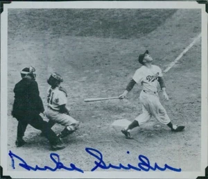 Duke Snider Brooklyn Dodgers Signed 3.5x4 Cut Magazine Page JSA Authenticated - Picture 1 of 3