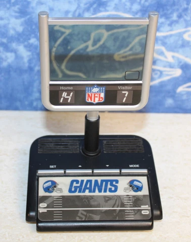 (EM) Vintage Battery Operated NFL® Giants® Scoreboard Goal Post Alarm Clock Cover