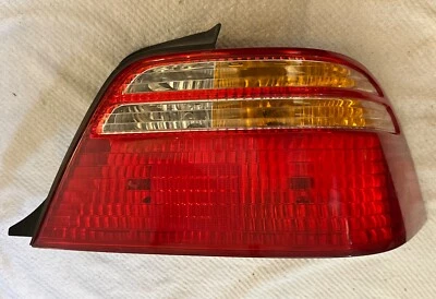 Luz trasera derecha pasajero Acura RL 1999 2000 2001 2002 Foto 1 de 2