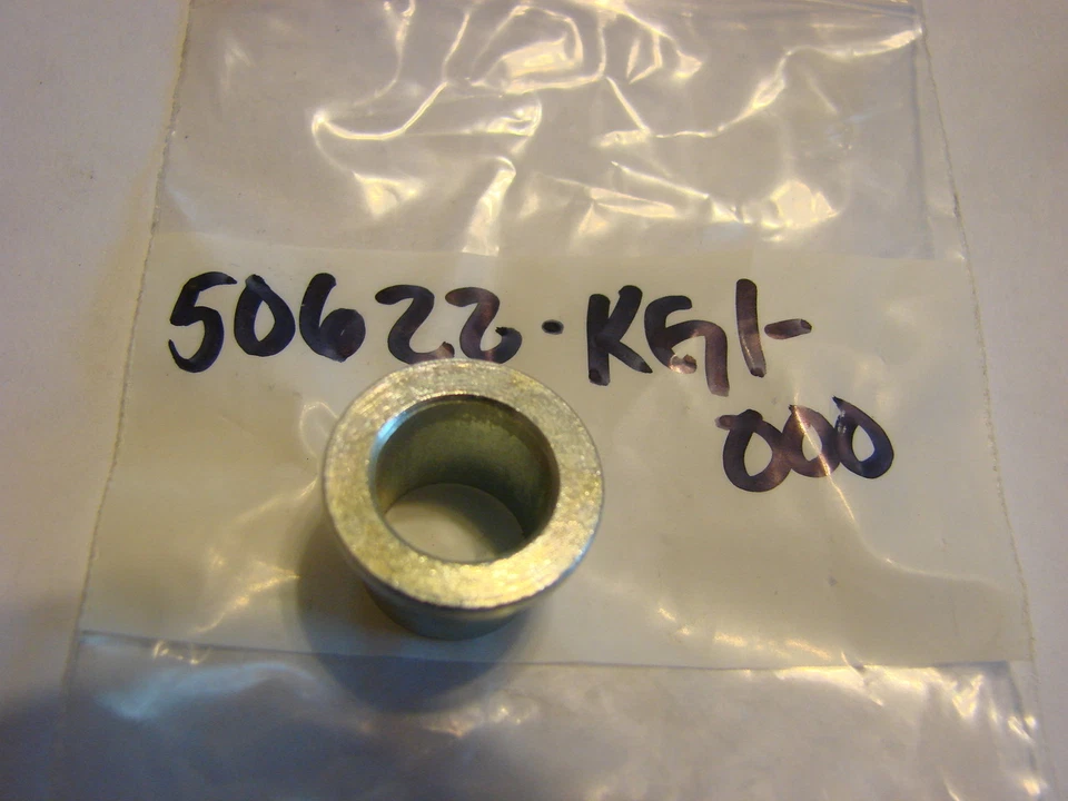 Nuevo de Lote Antiguo Reposapiés Honda Clavija Collar 82-08 CMX250 88-90 NX125 83-84 XL200 50622-KG1-000 Foto 1 de 1