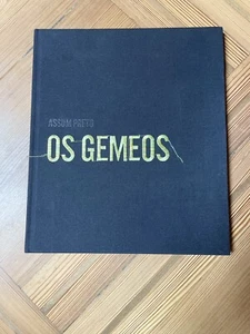Os Gemeos Assum schwarz RAR Buch inkl. Siebdruck - Bild 1 von 5