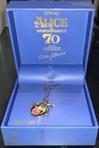 Collar giratorio Disney RockLove Alicia en el País de las Maravillas por Mary Blair venta al por menor $250 - Imagen 1 de 5