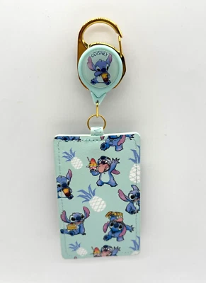 Cordón retráctil postres de piña junto a la playa Loungefly Disney Stitch identificación NUEVO Foto 1 de 4