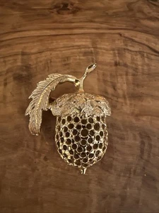 Sarah Coventry Eichelblatt goldfarben strukturiert filigran Brosche Anstecknadel Vintage Nachlass - Bild 1 von 6