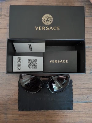 KV7790936 Gianni Versace Gold Black  Sunglasses (Unisex) - Image 1 of 4