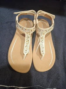 Beige  Colored Aetrex  Thong Sandals With Gold And Silver Studs sz8.5. - Picture 1 of 5