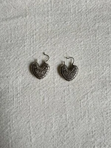 Vintage Sterlingsilber verziert Textur Herz Reifen Ohrringe 925 - Bild 1 von 6