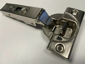 Blum Scharnier ClipTop Band 110° mit Dämpfer Nr.75B155 - 01.01 - Bild 1 von 2